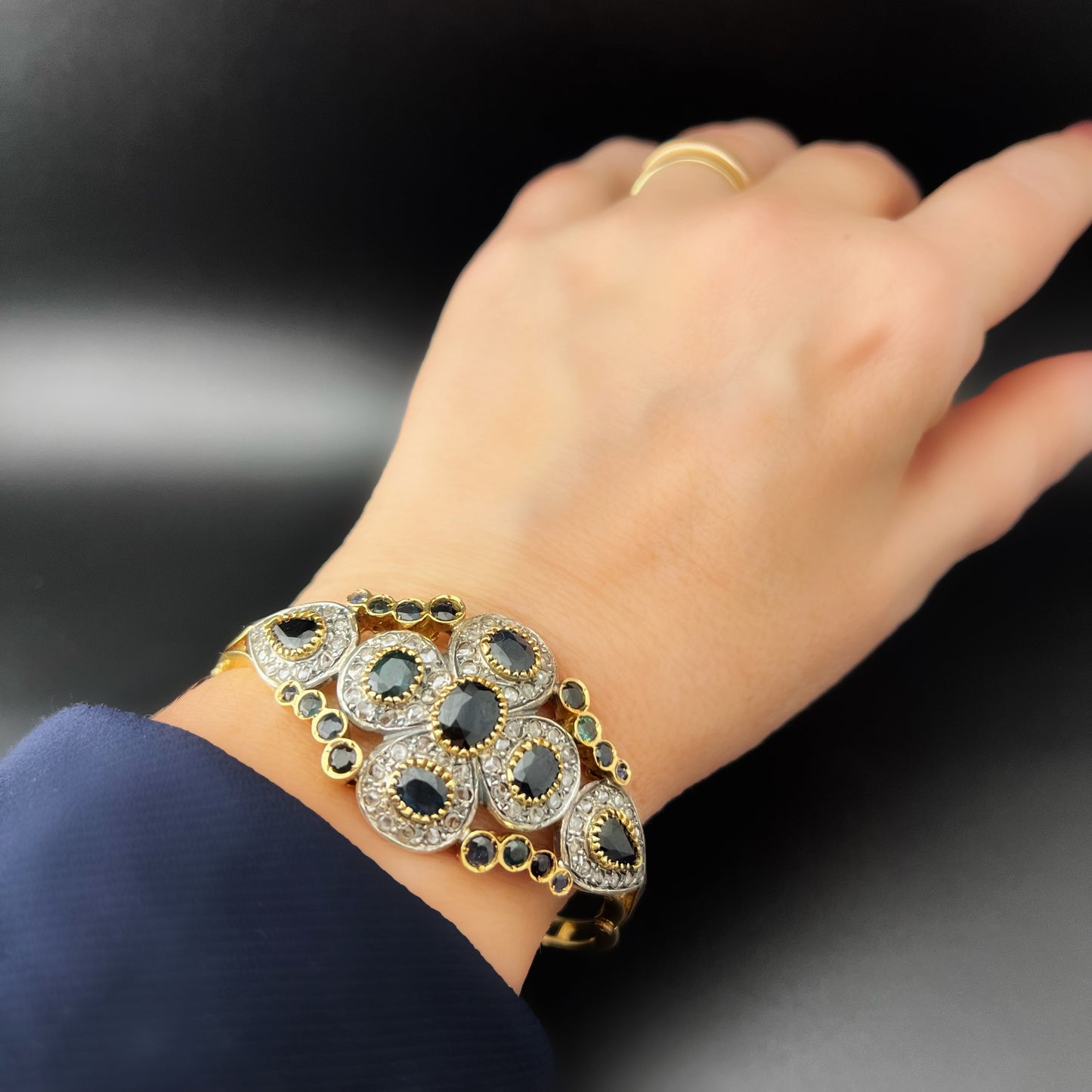 Vintage bracelet with sapphires and diamonds