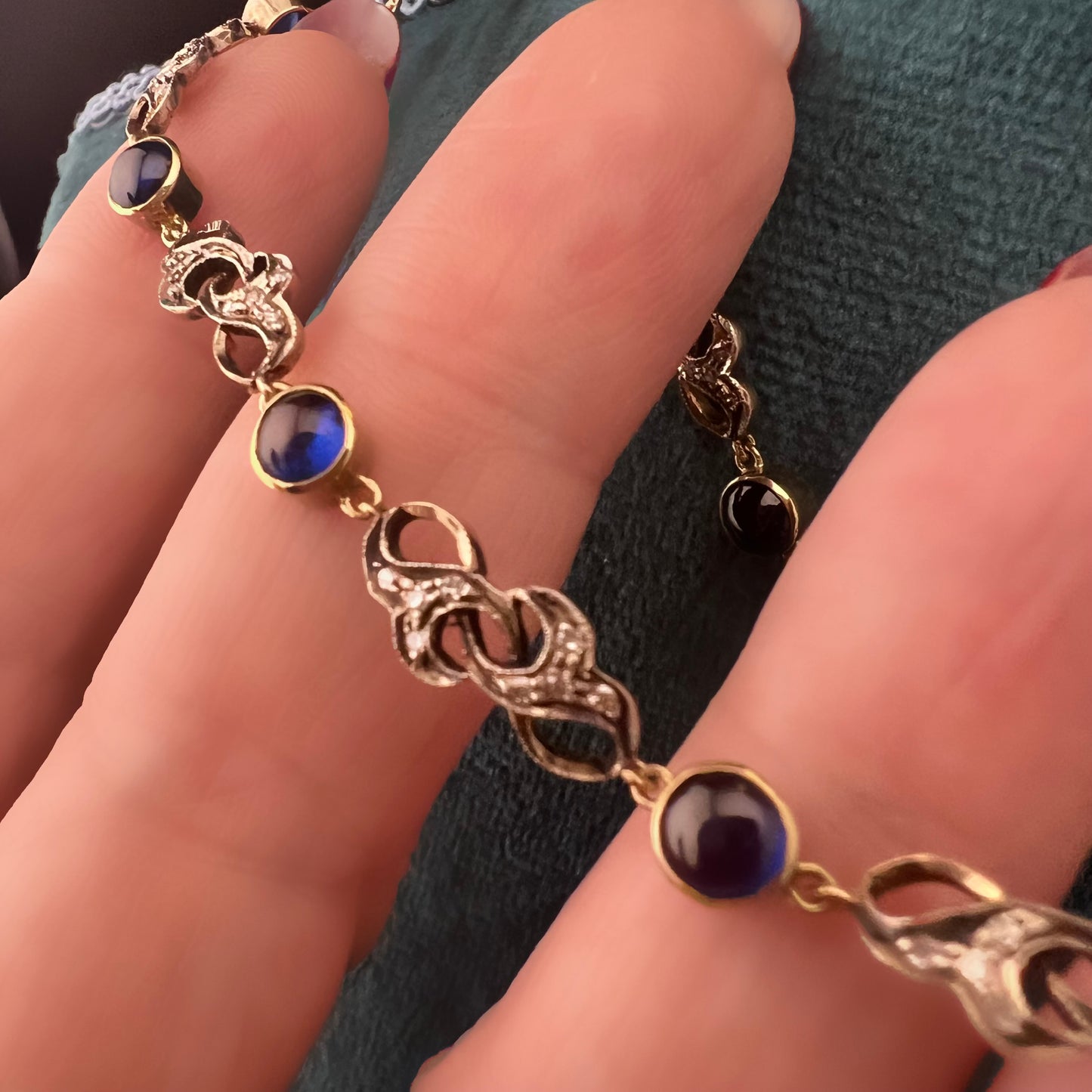 Salzburg necklace in 14-karat yellow gold with cabochon sapphires and diamonds, 54 cm