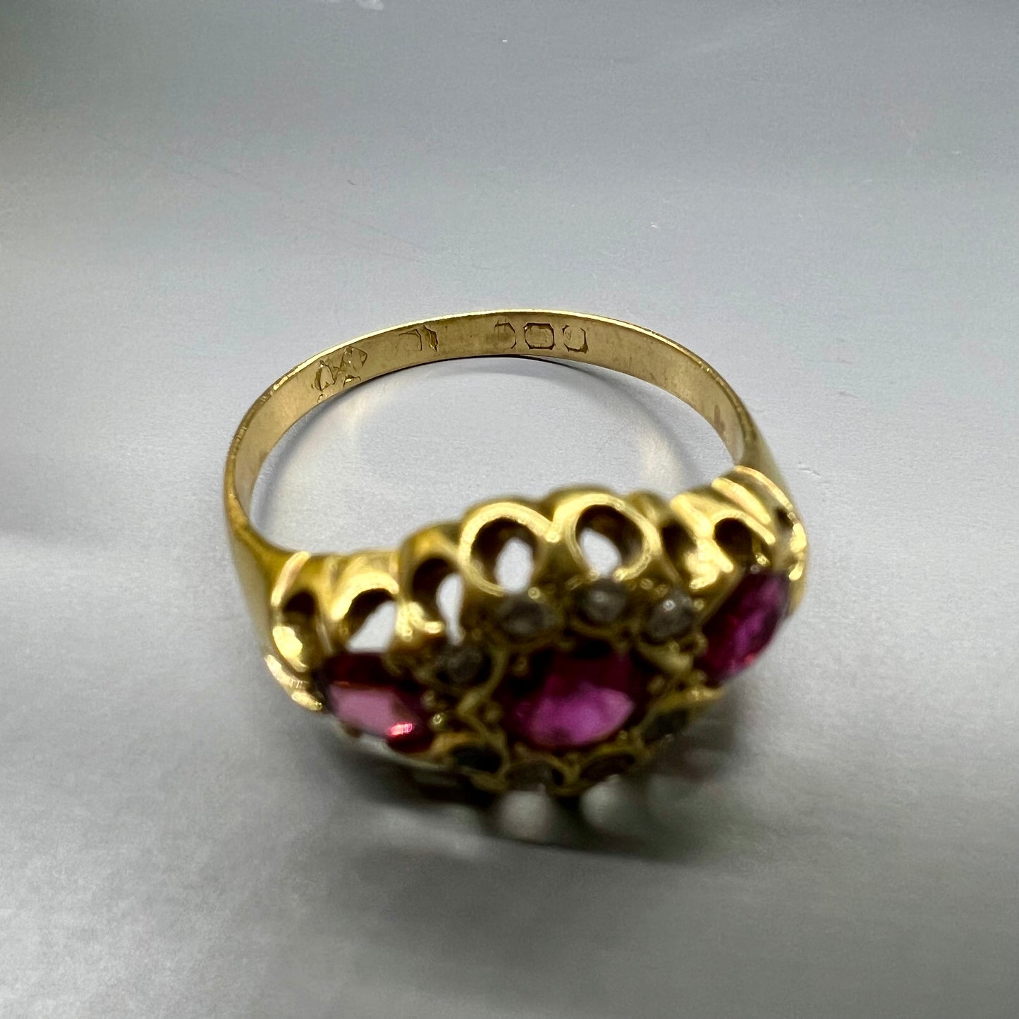 Victorian 18K gold rhodolite and rose cut diamond ring