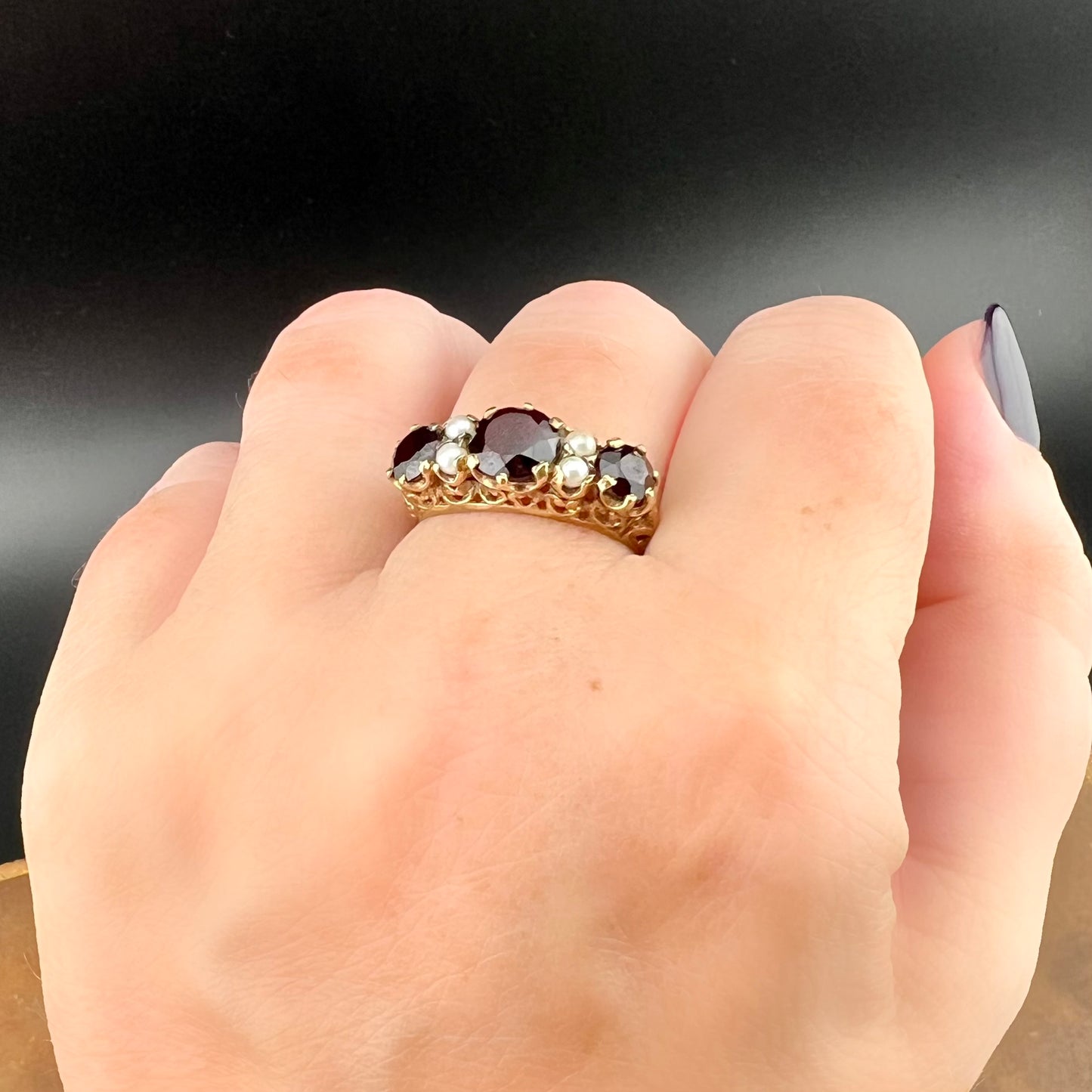 9ct gold ring, London 1965, with pearls and garnets.