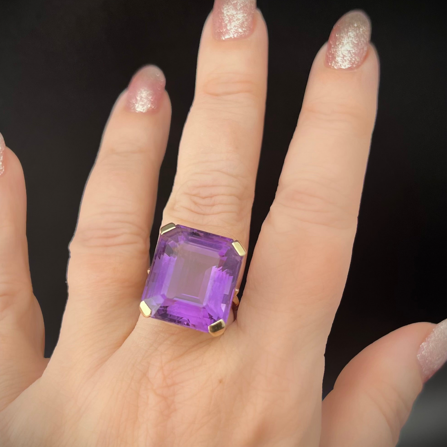 1960s gold cocktail ring with large 23.65 ct amethyst