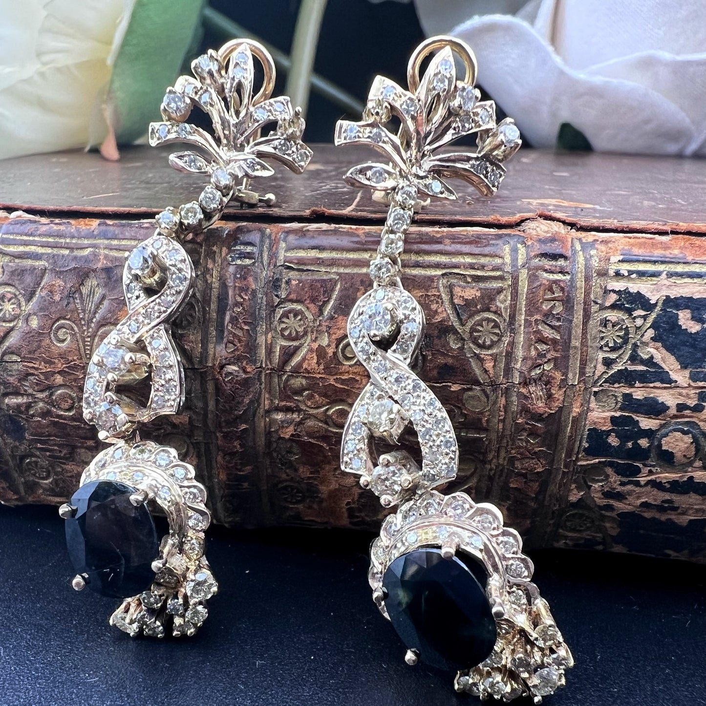 Grandi Orecchini Pendenti Vintage con Zaffiri Naturali e Diamanti – Oro Giallo 14kt