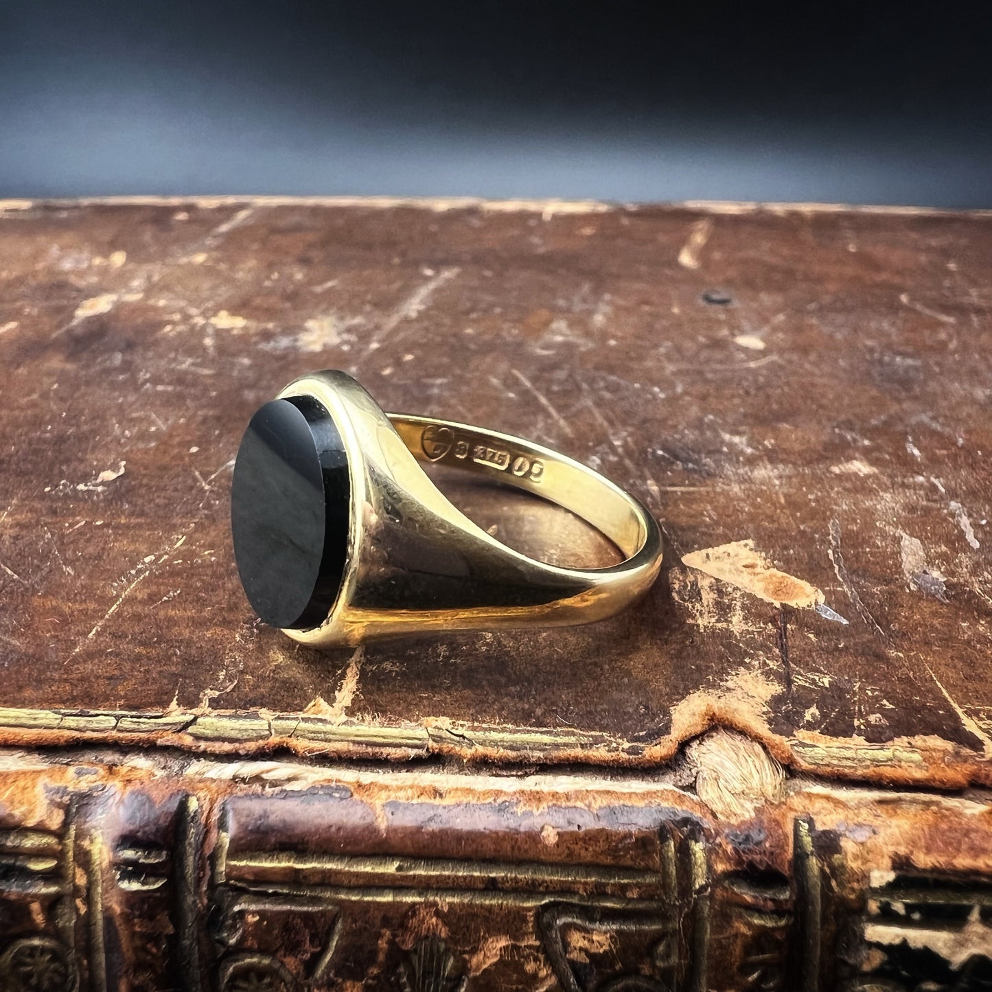 Anello vintage in oro 9 ct. e onice da uomo Londra 1964