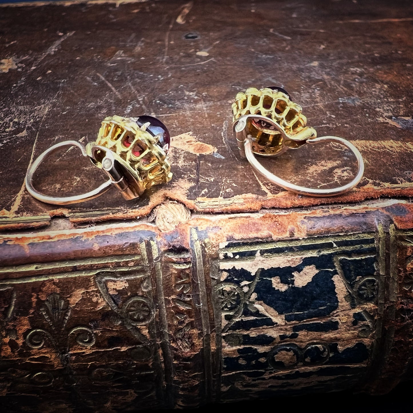 18K Gold Earrings with Cabochon Spinels and Diamonds – Late 19th/Early 20th Century