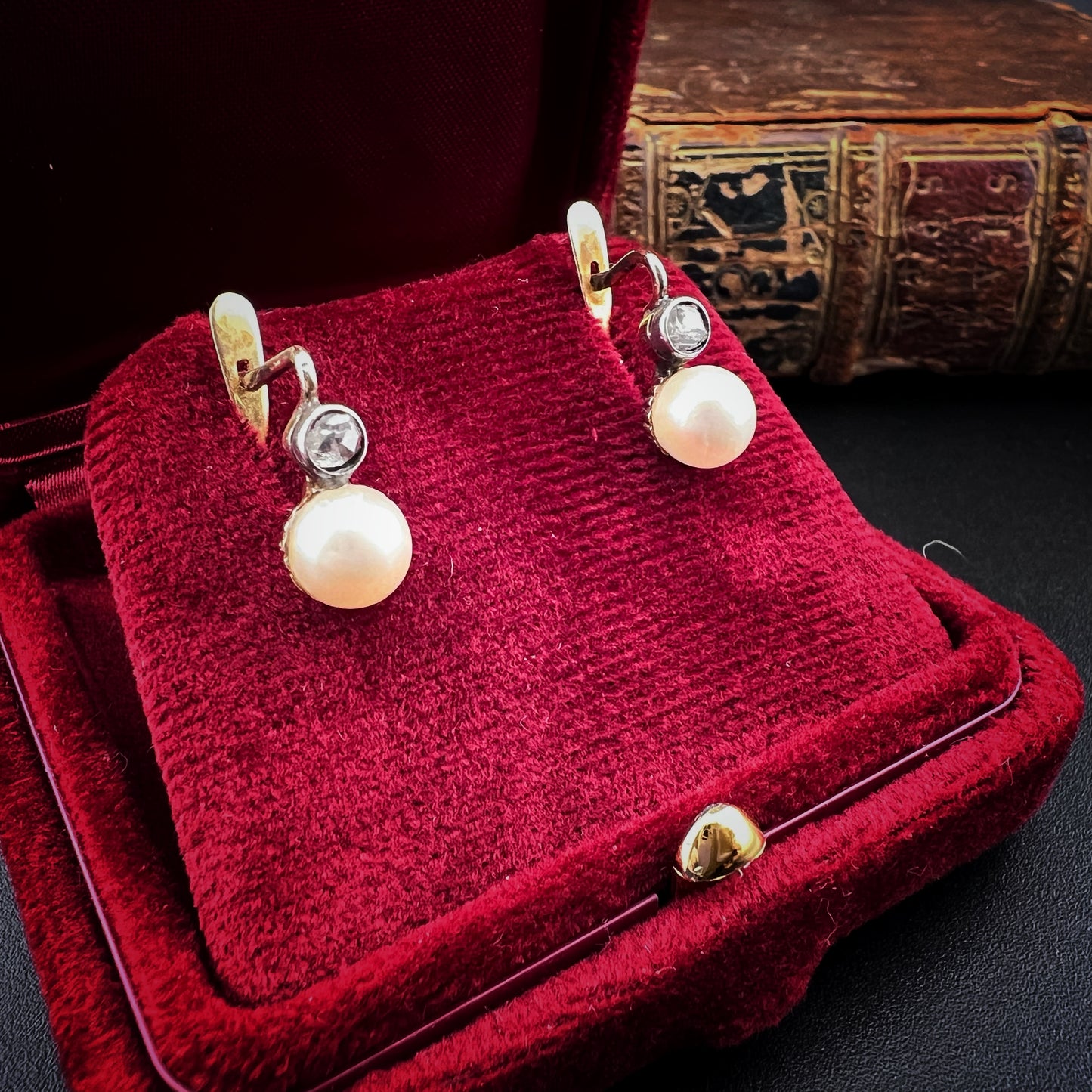 1950s earrings in 18k gold with natural pearls and rosette diamonds