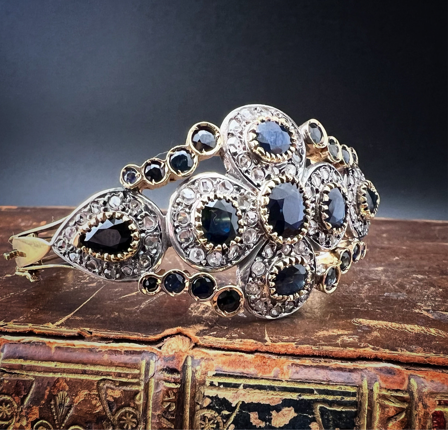 Vintage bracelet with sapphires and diamonds