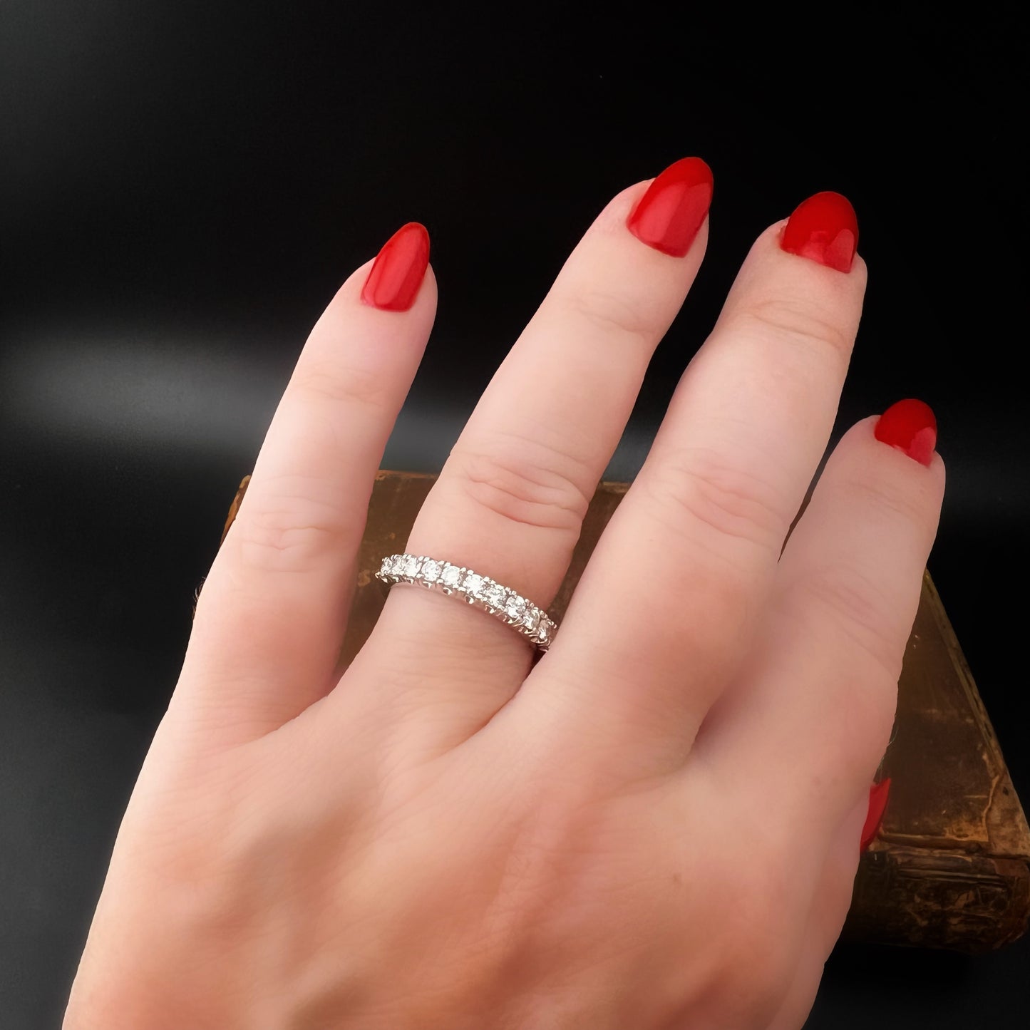 18k white gold Riviera wedding ring with 11 certified IF/VS G/H diamonds