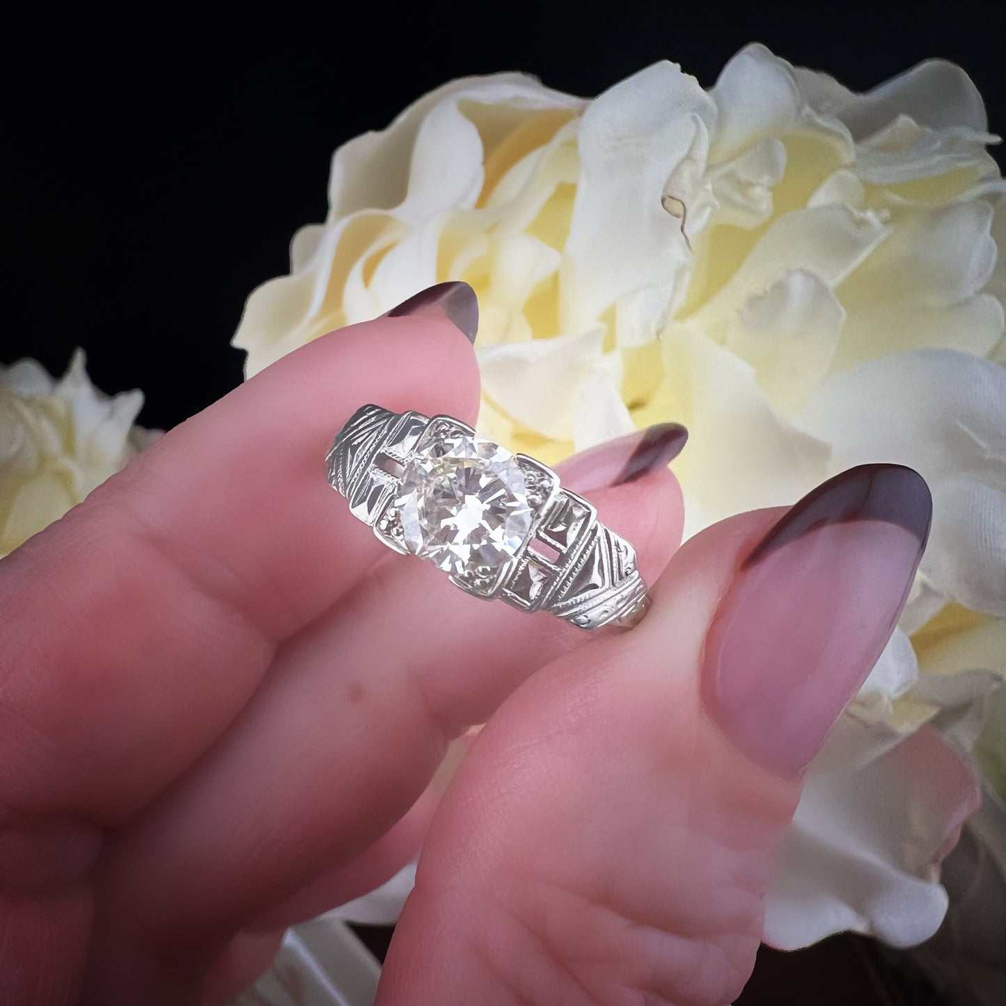 Anello solitario Art Déco in oro bianco 18 ct con diamante old mine cut