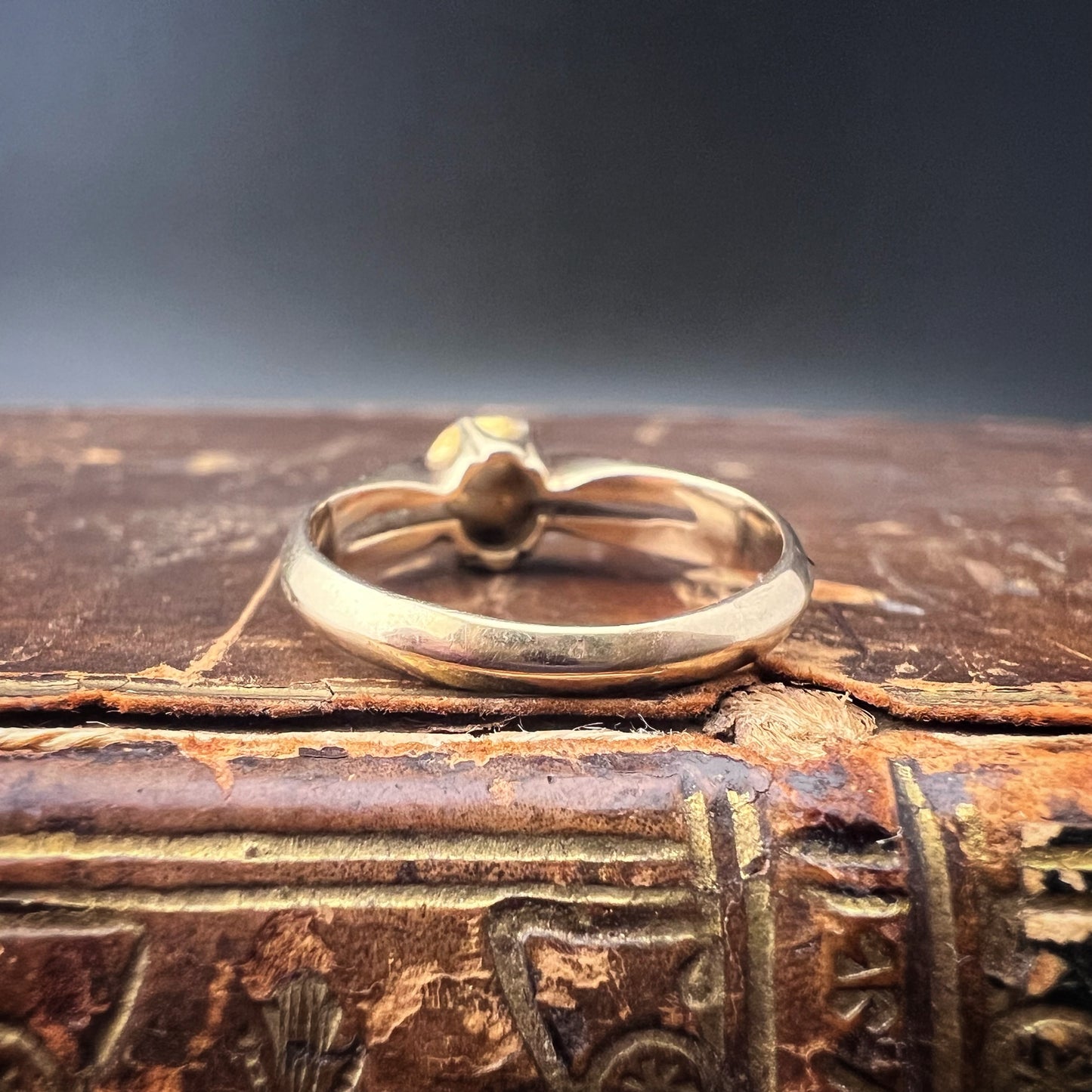 Antique 14K gold ring with 0.60 ct rose diamond