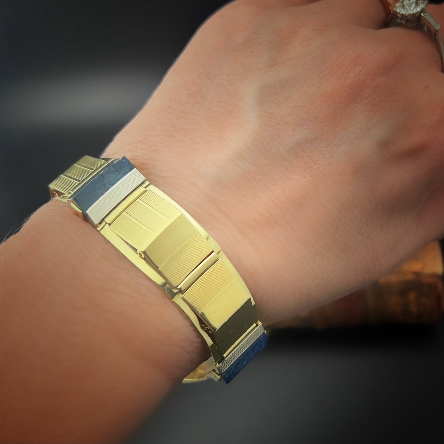 18 Karat Goldarmband mit Lapislazuli. Italien, um 1940.