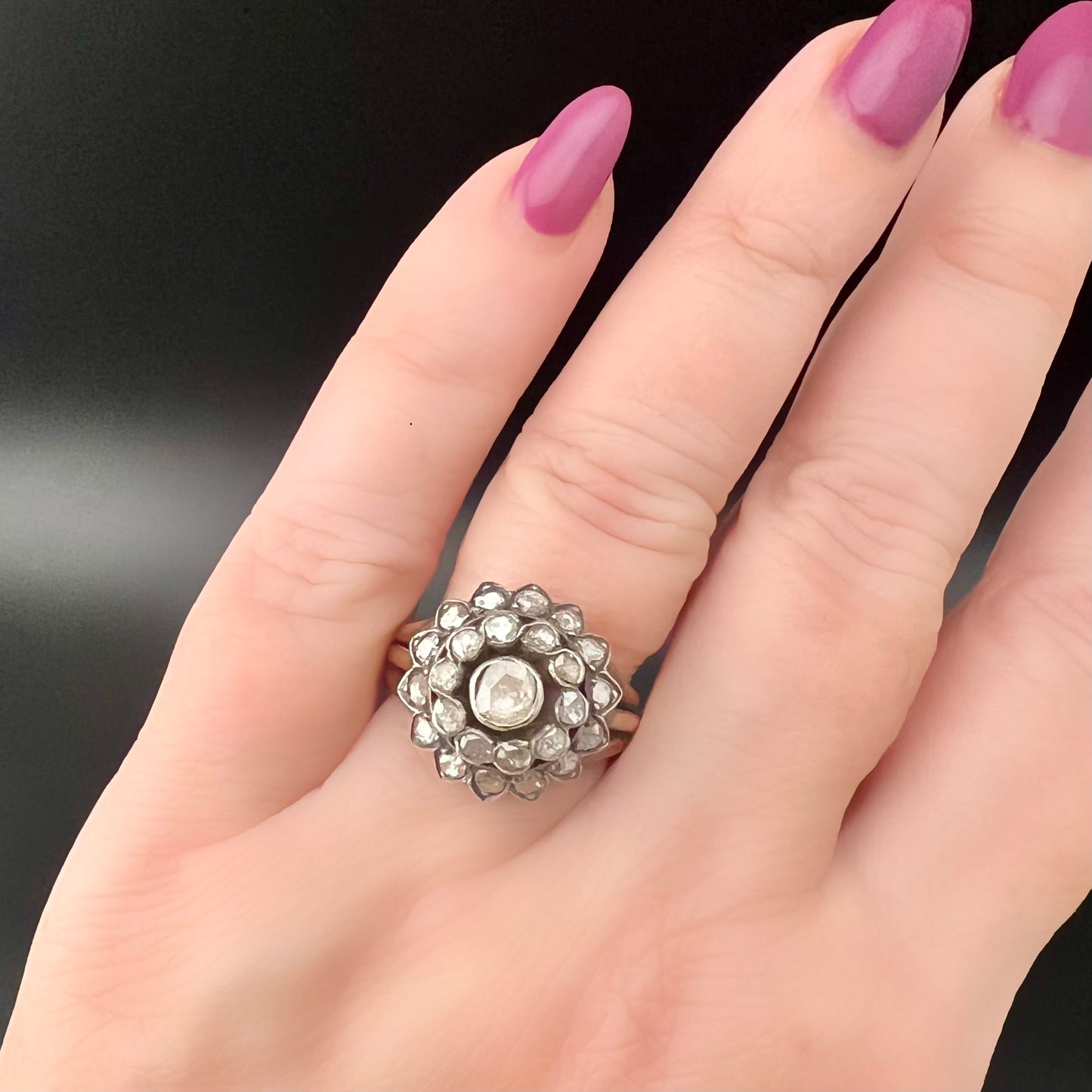 18 Karat Goldrosetten-Diamant- und Silberknospenring