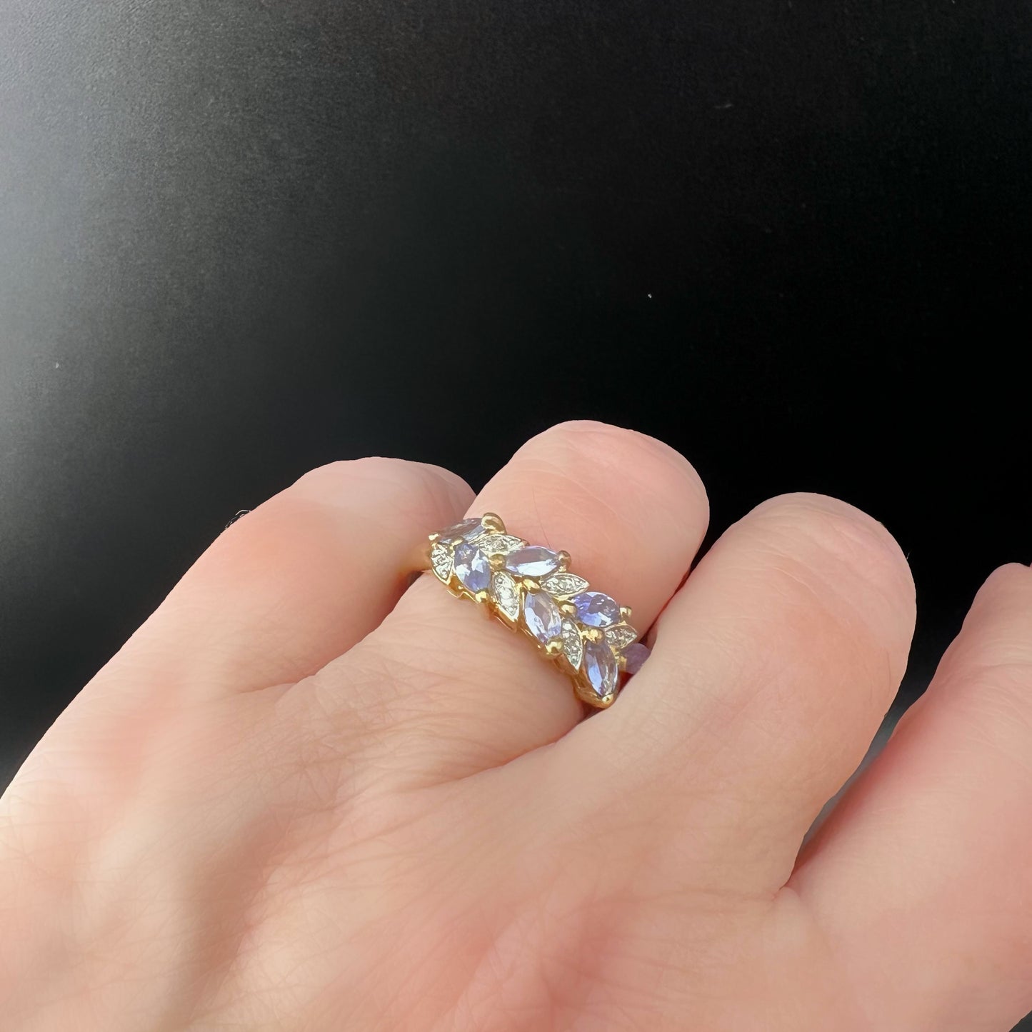 Englischer Vintage-Ring aus 9 Karat Gold mit Tansaniten und Diamanten