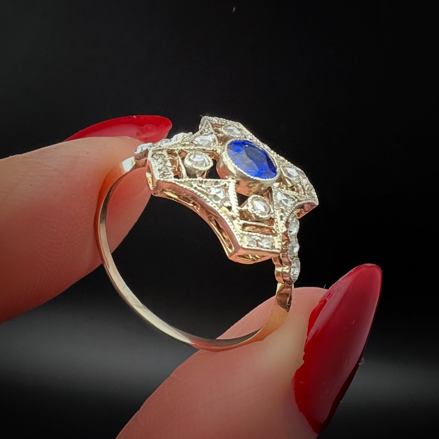 Anello Art Déco in oro 14 ct, diamanti e zaffiro di sintesi