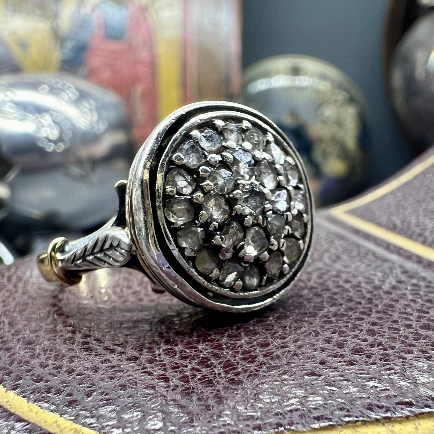 18K gold and diamond patch ring