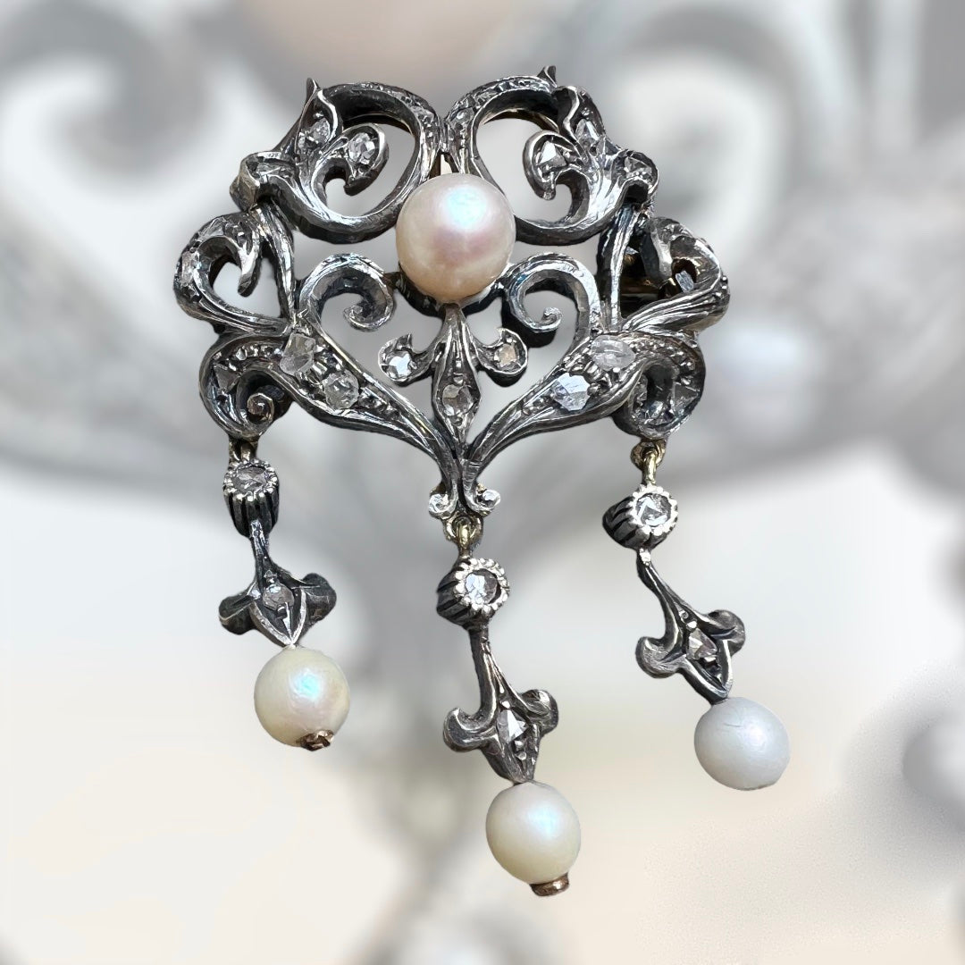 Brooch/pendant in gold, diamonds and pearls