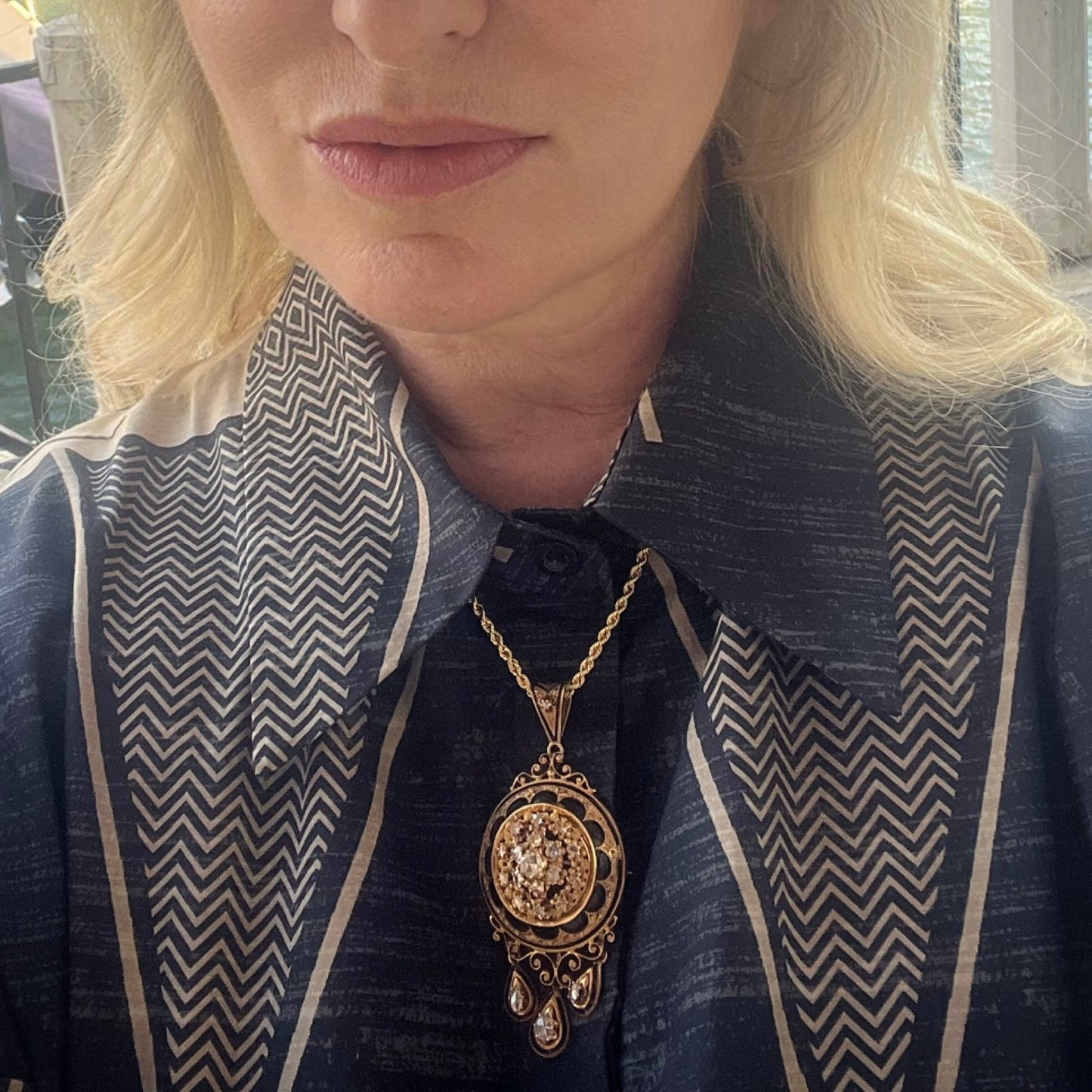 Victorian brooch/pendant in gold, diamonds and enamel