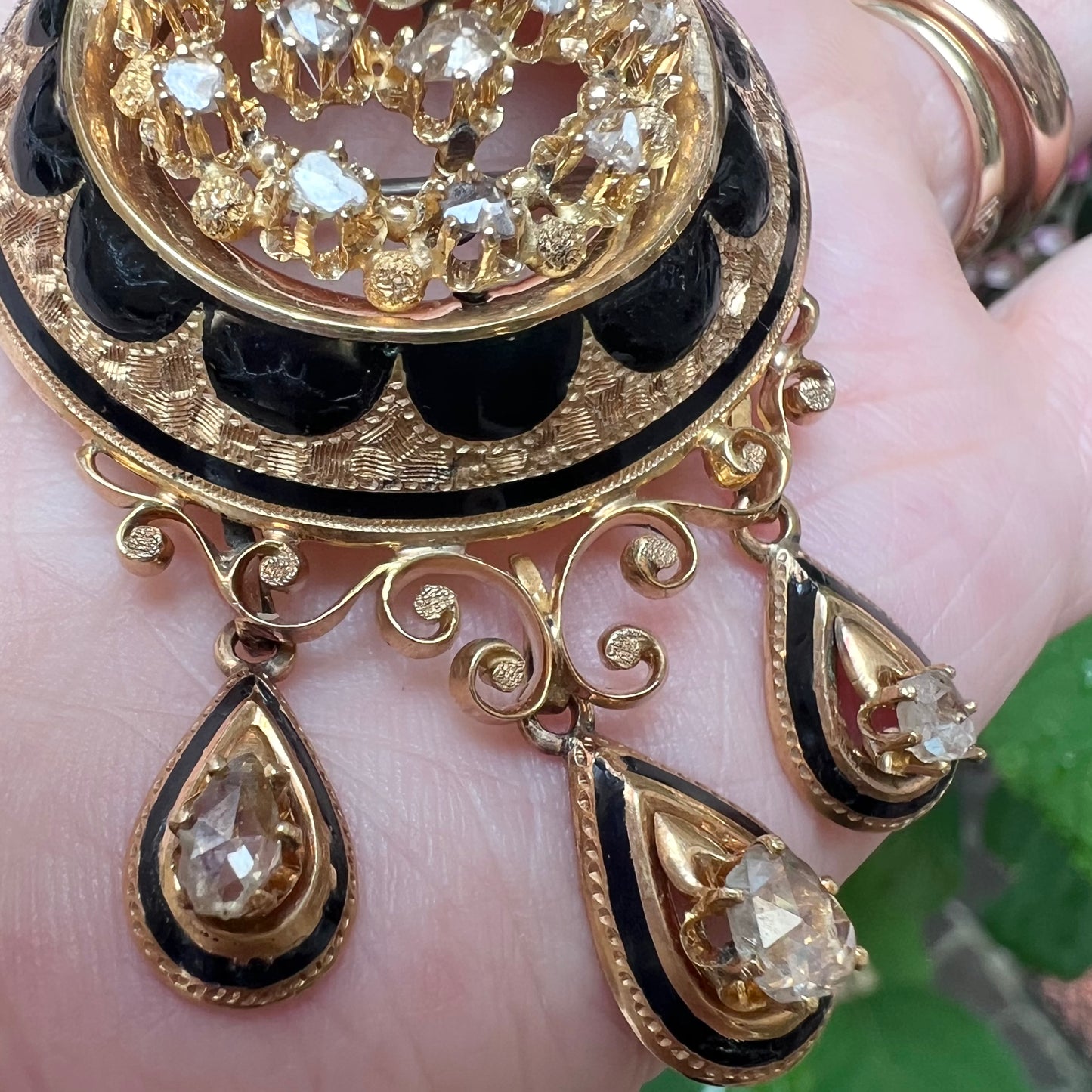 Victorian brooch/pendant in gold, diamonds and enamel
