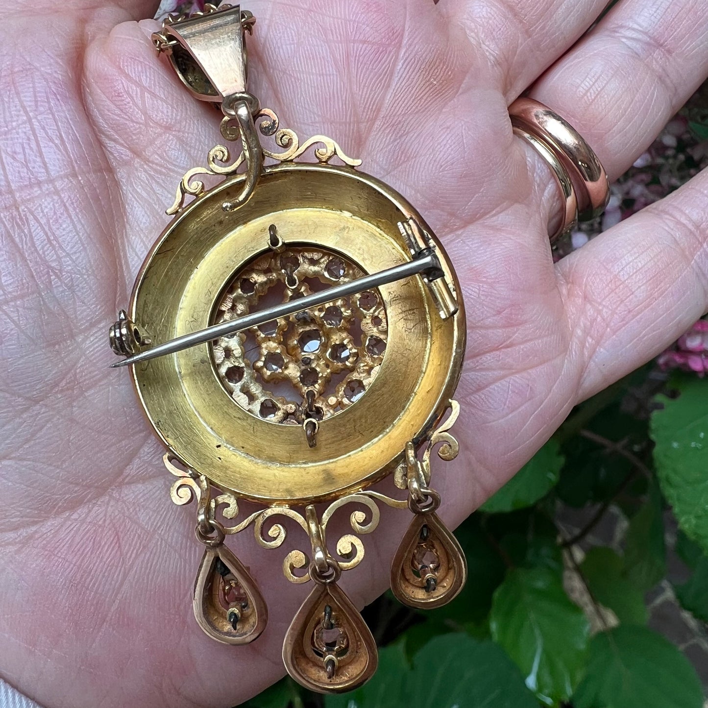 Victorian brooch/pendant in gold, diamonds and enamel