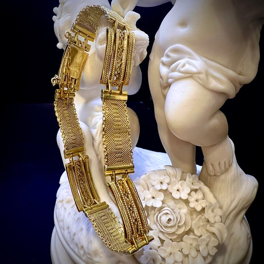 Armband aus dem frühen 20. Jahrhundert mit 18-karätigen Goldplatten