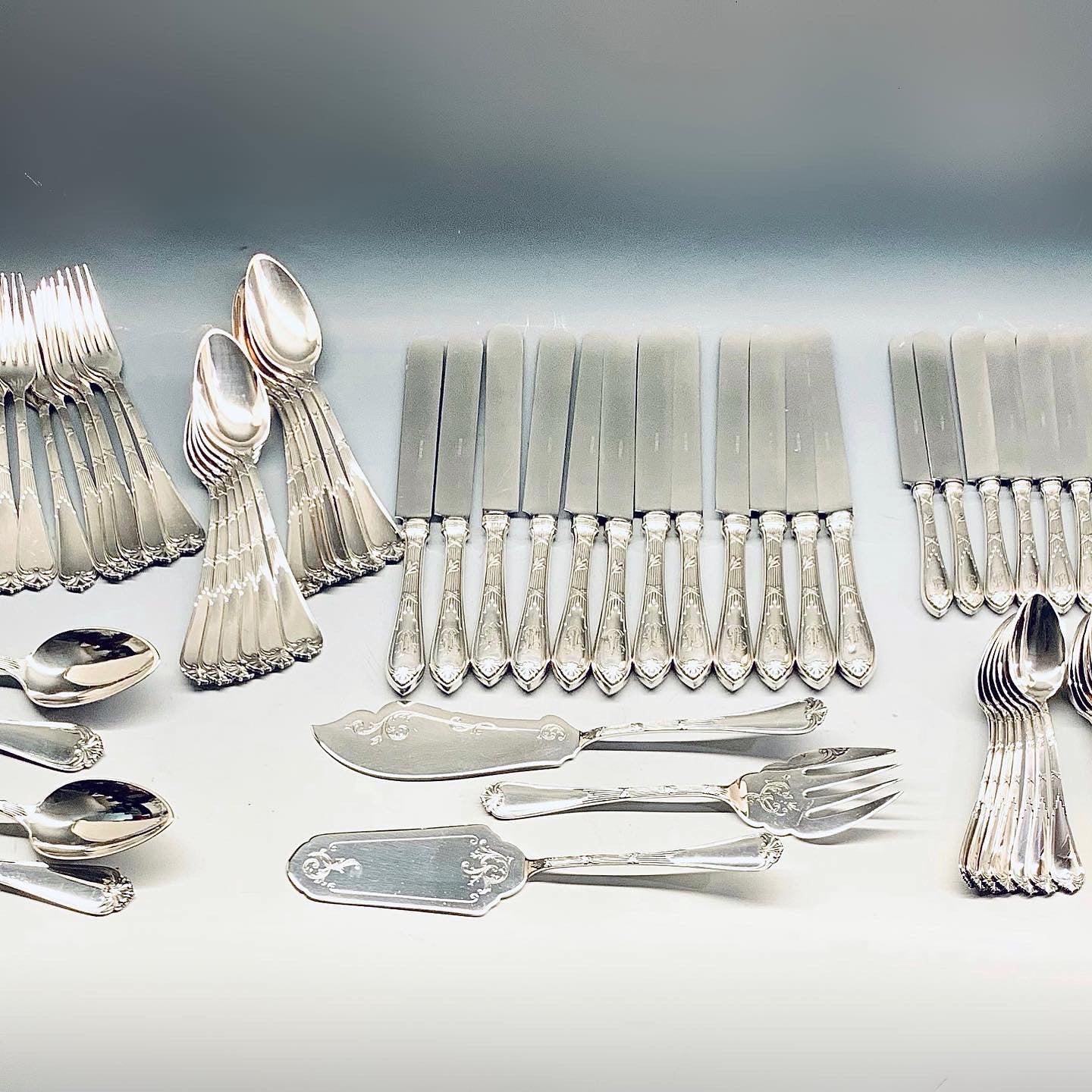 Silberbesteck für 12 Personen. HENIN Anatolio (ehemals HENIN Luigi) Mailand 1890–1934