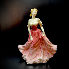 Carica l&#39;immagine nel visualizzatore di Gallery, Statuina in porcellana Royal Doulton
