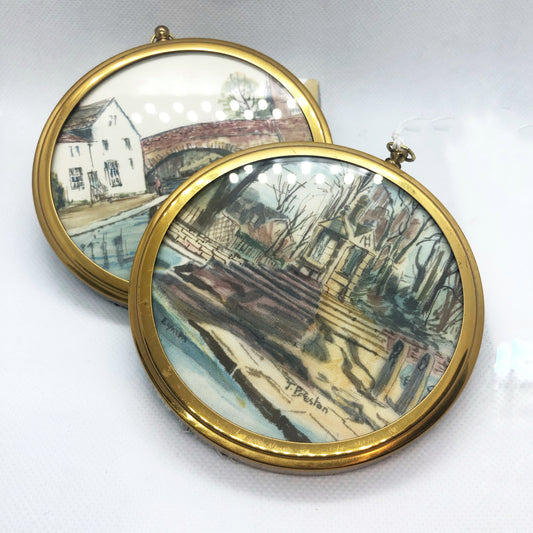 Paar Vintage-Aquarelle auf Stoff mit Messingrahmen