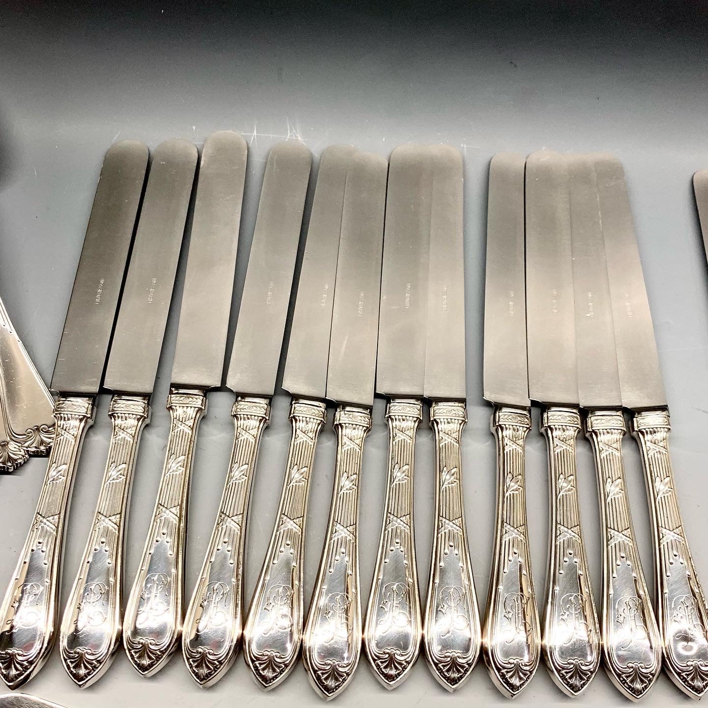 Silberbesteck für 12 Personen. HENIN Anatolio (ehemals HENIN Luigi) Mailand 1890–1934