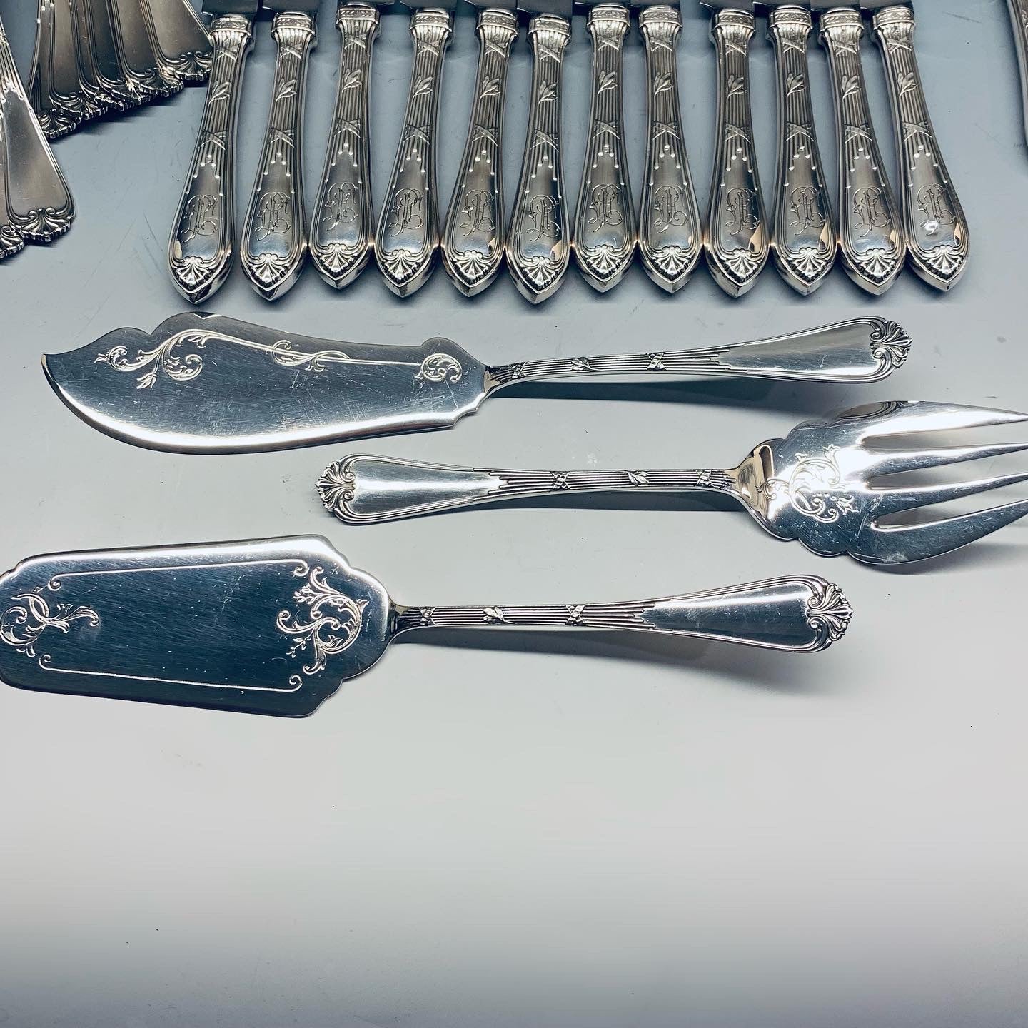 Silberbesteck für 12 Personen. HENIN Anatolio (ehemals HENIN Luigi) Mailand 1890–1934