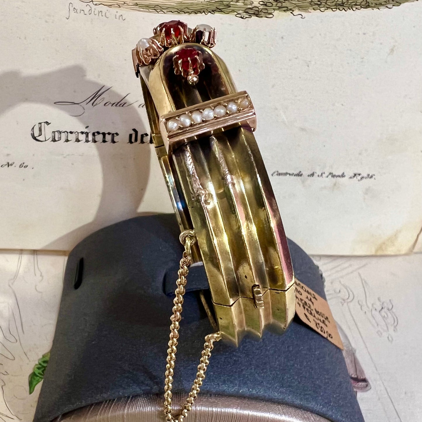 Bourbon bracelet in 14k gold with original red glass paste