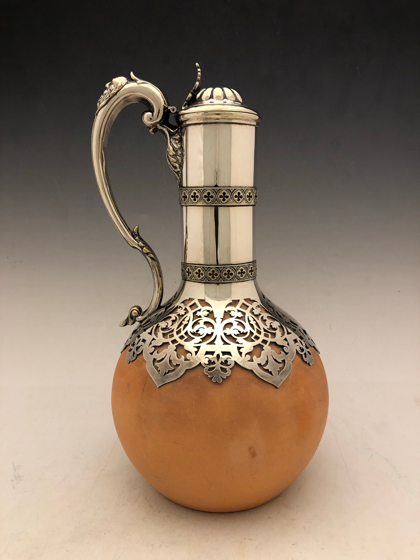 Viktorianischer Steingut-Ausgießer in Silbermetallfassung (Sheffield-Teller)