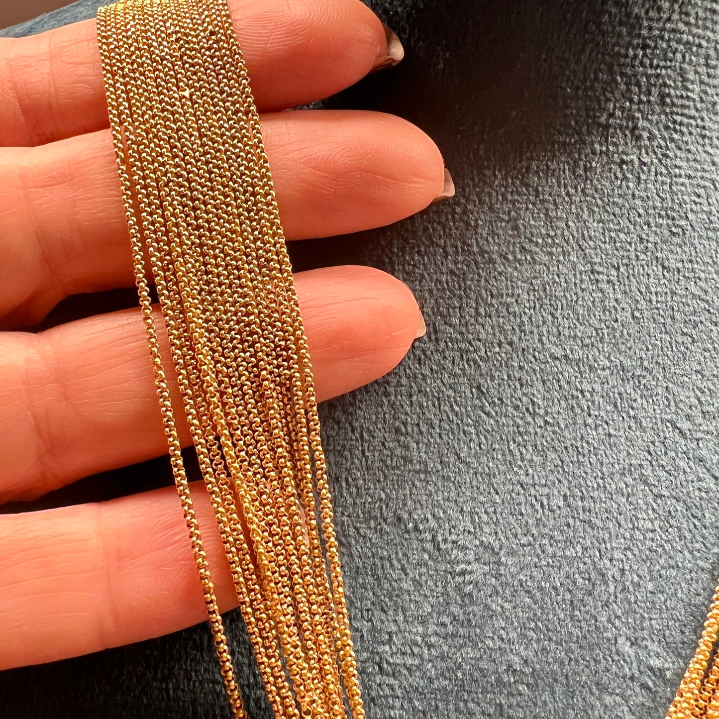 Venetian necklace from the 1700s with a 6.37-meter Manin chain in 22-karat gold.