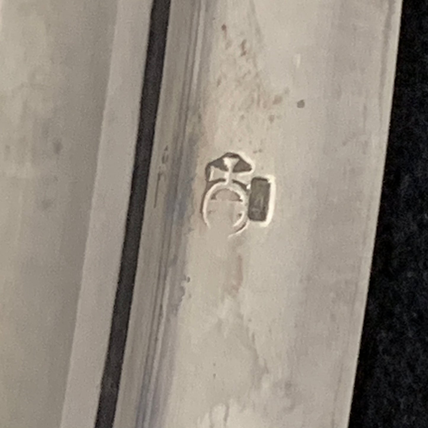 Antikes viktorianisches Sheffield-Tablett mit Klappgriffen.