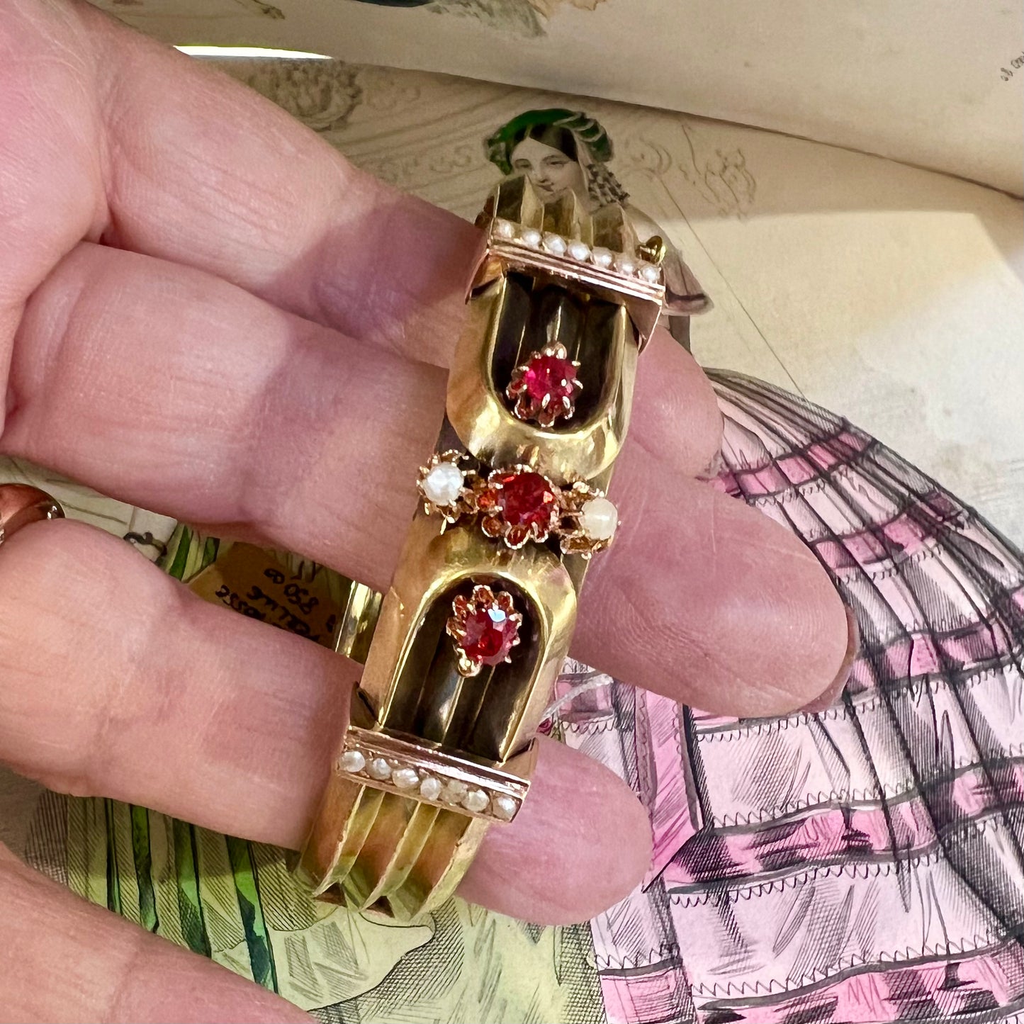 Bourbon bracelet in 14k gold with original red glass paste