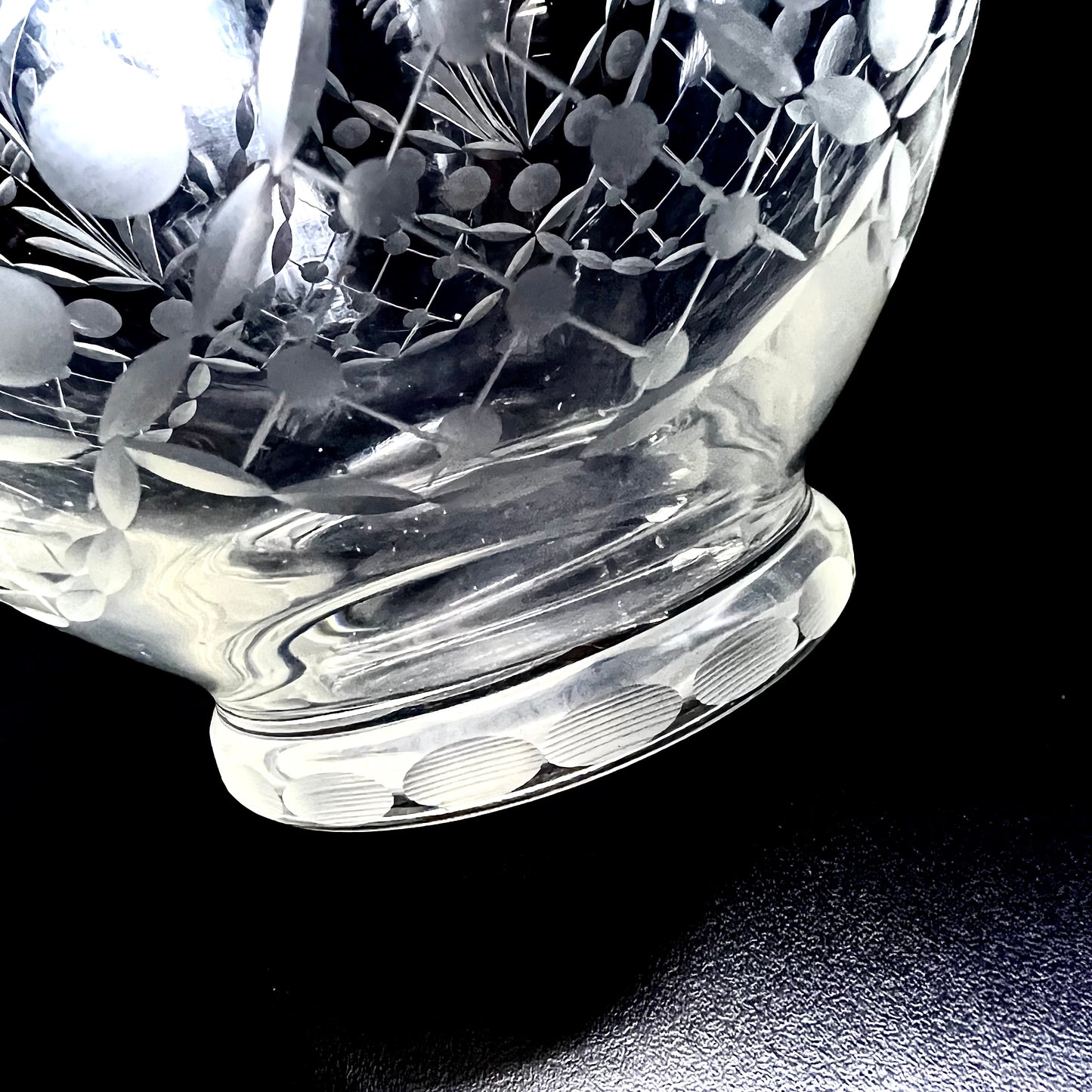 Große Vase aus fein handgeschliffenem Kristall aus dem frühen 20. Jahrhundert