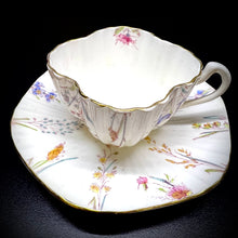Carica l&#39;immagine nel visualizzatore di Gallery, Tazza da tè vittoriana quadrilobata
