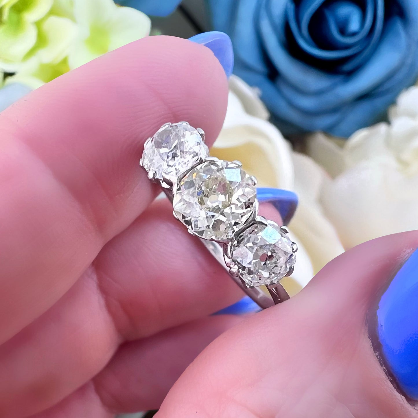 Anello trilogy in platino con diamanti old mine cut - circa 1910-20