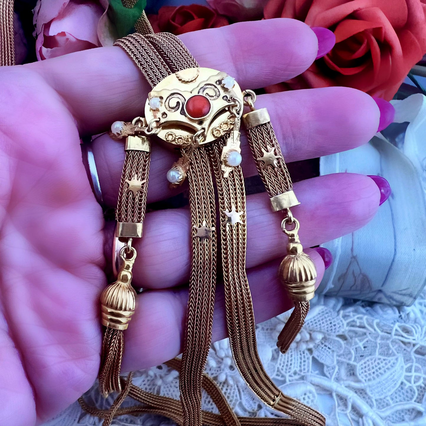 Collana saliscendi in oro con corallo e perline Belle Époque