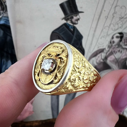 Anello chevalier araldico con diamante