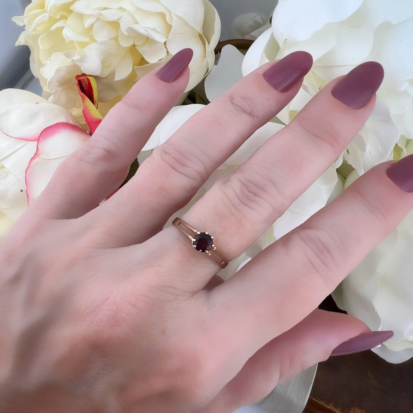Anello vintage solitario con granato Londra 1980