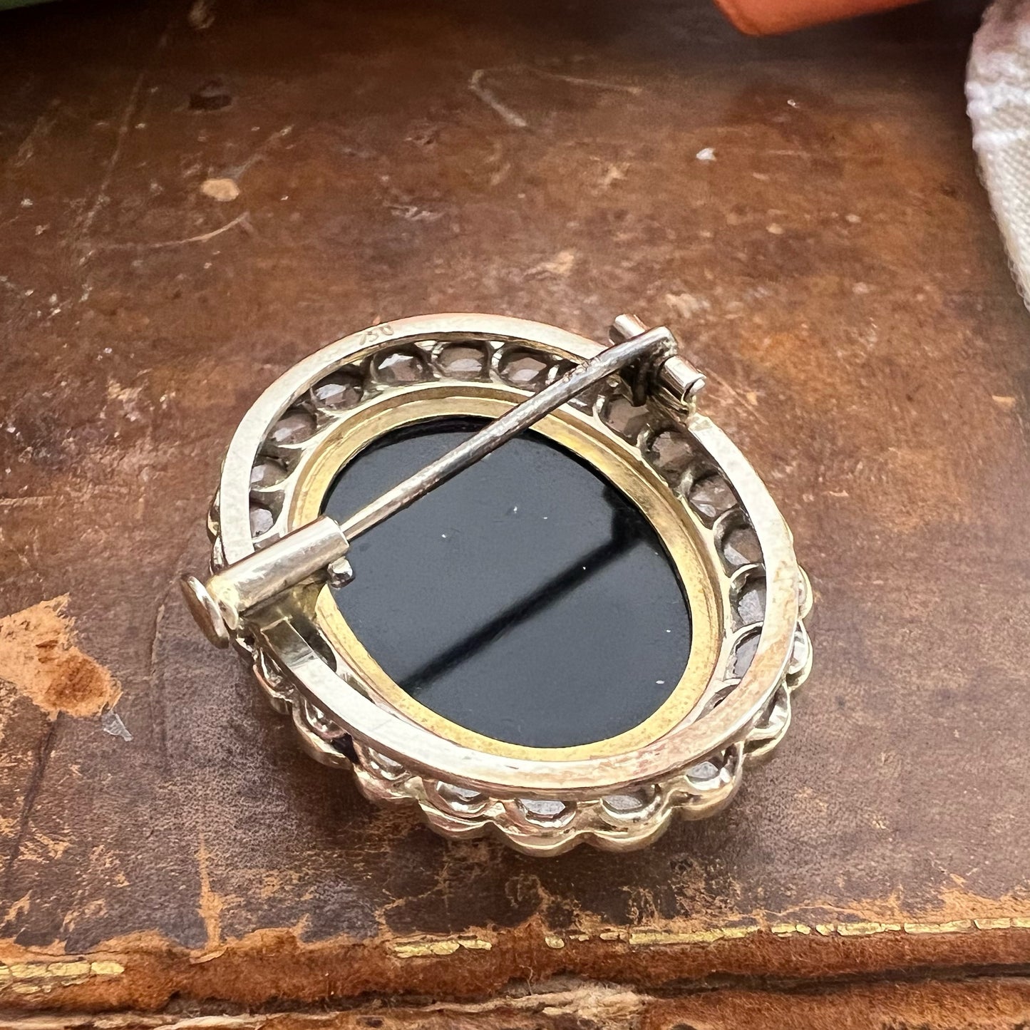Spilla Cammeo Vittoriano in onice e diamanti - Oro 18K