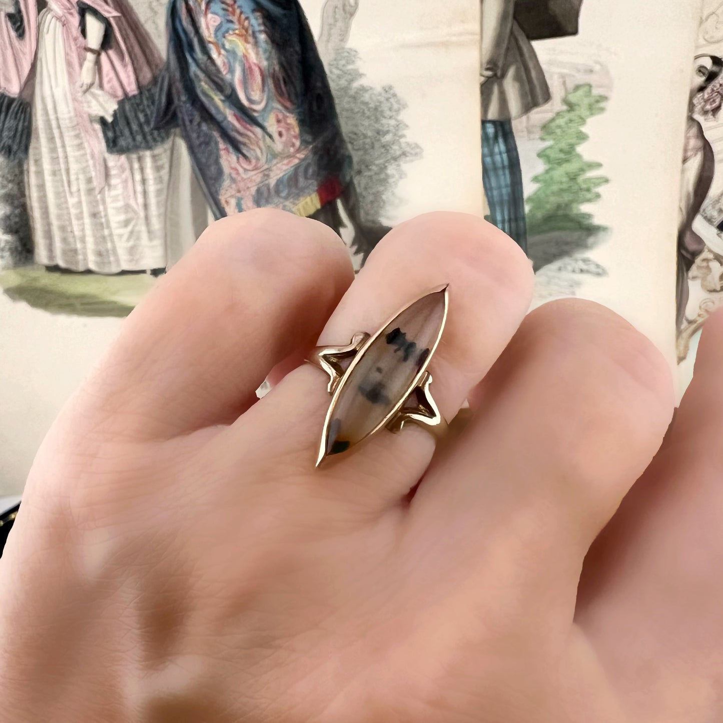 Anello vintage a navette con agata muschiata – USA, circa 1950