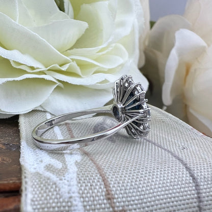 Anello margherita zaffiro Ceylon e diamanti VS - GH