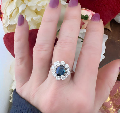 Anello vintage con zaffiro naturale e diamanti IF – G modello margherita, anni ’60 - certificato