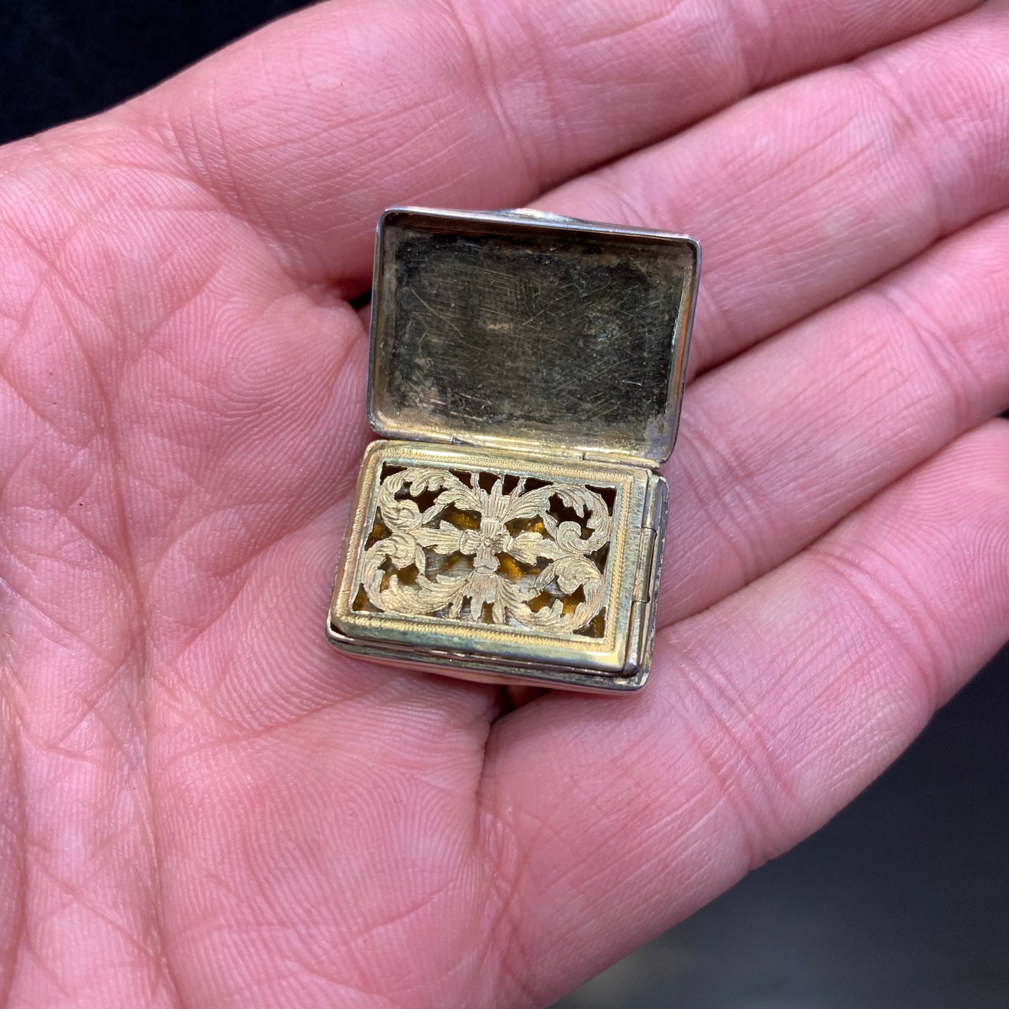 Vinaigrette francese in argento del 1850