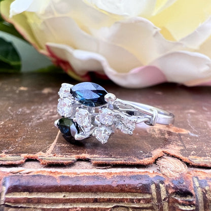 Anello vintage in oro bianco 18k con zaffiri marquise e diamanti