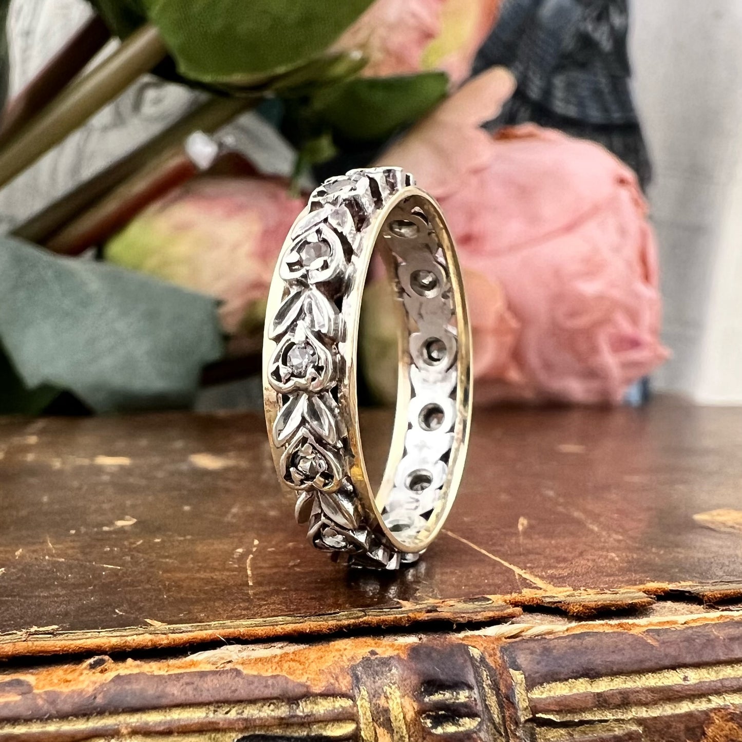 Anello eternity vintage con diamanti a rosetta in oro 9 carati e argento