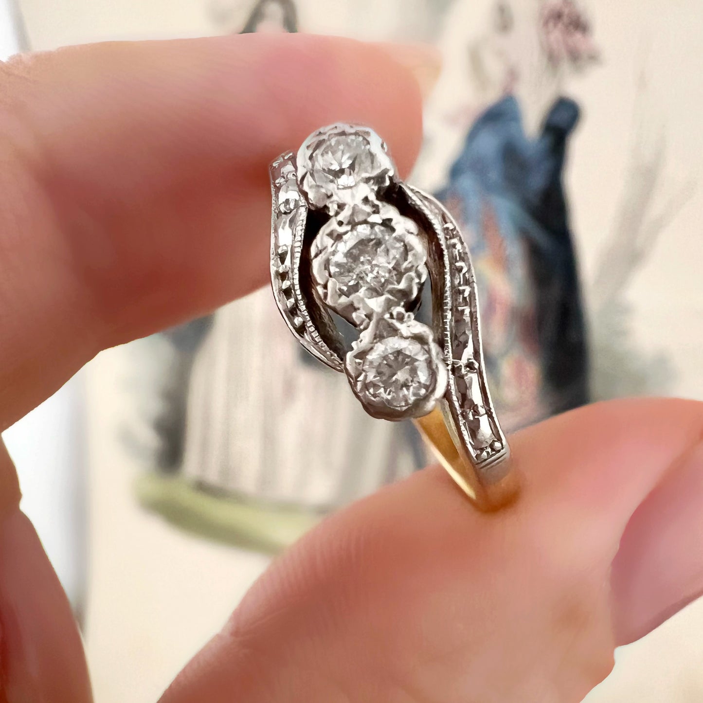 Anello trilogy in oro 18k e platino e diamanti antichi – Europa 1930-1940