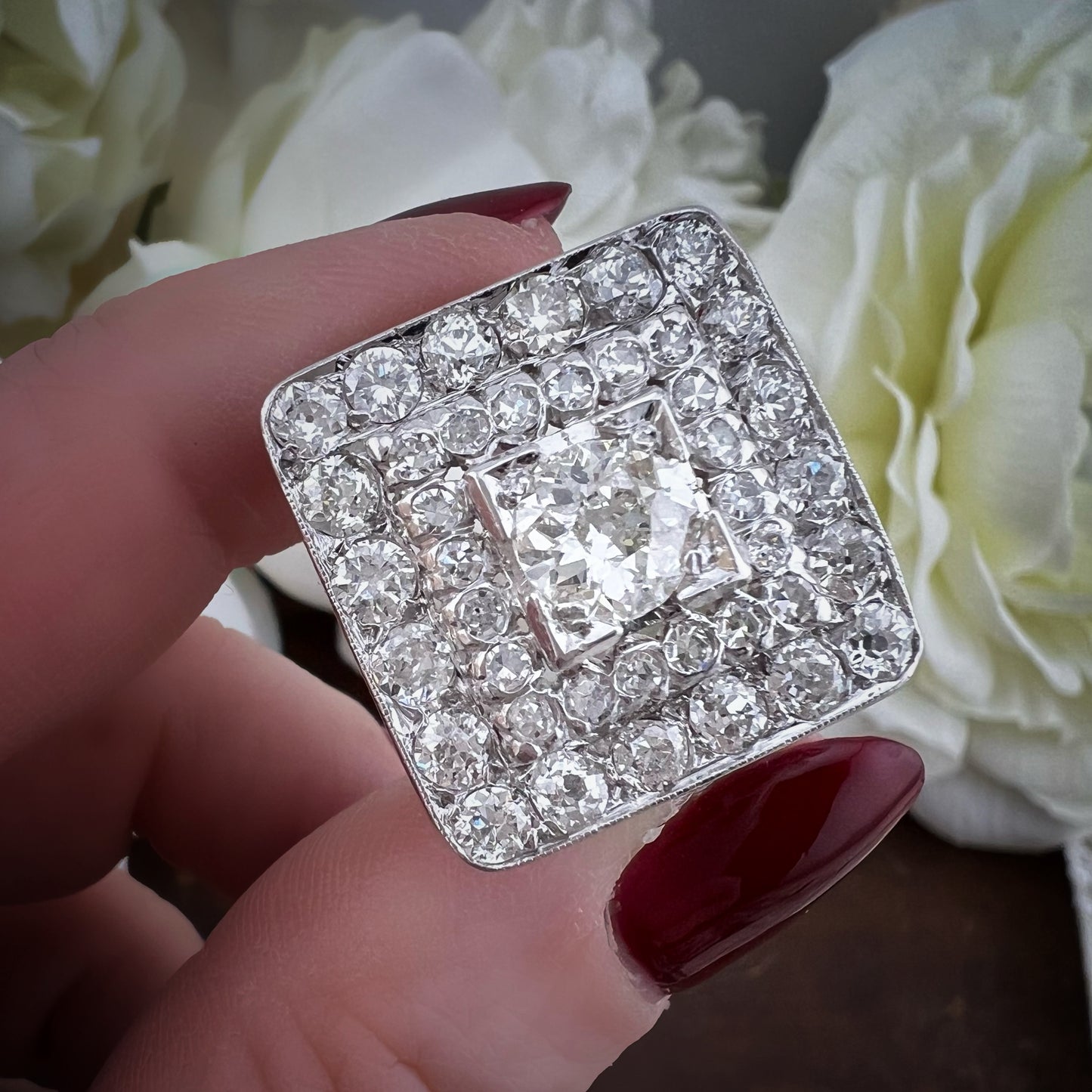 Anello importante Art Déco a gradini con diamanti old mine per circa 4 ct