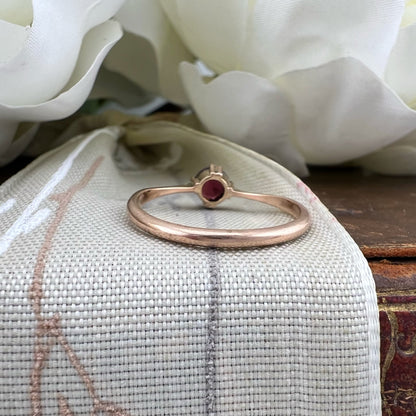 Solitario vintage con granato