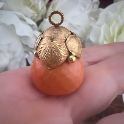 Orecchini in oro e corallo, giorno e notte